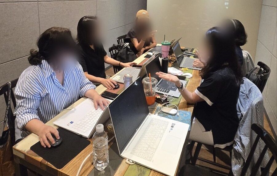 weroute 글쓰기 수업하는 장면